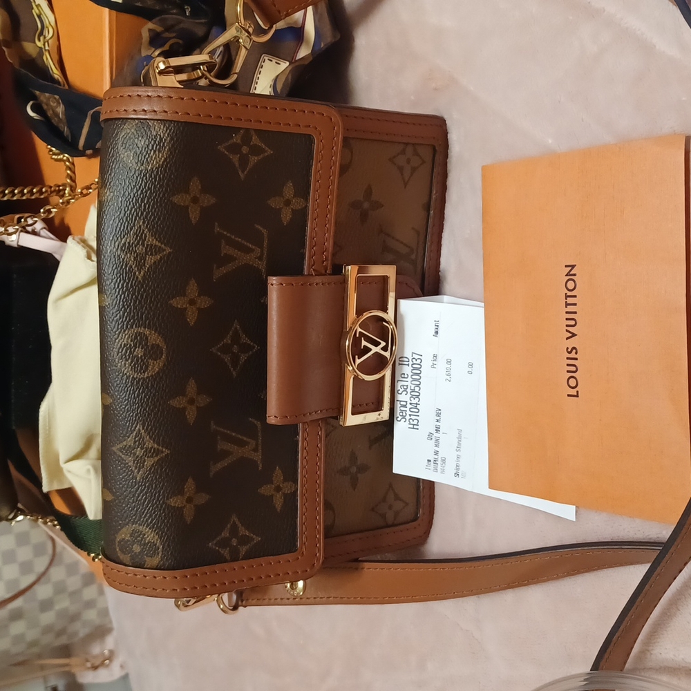 Reverse Monogram Authentic Louis Vuttion Daphine - image 1